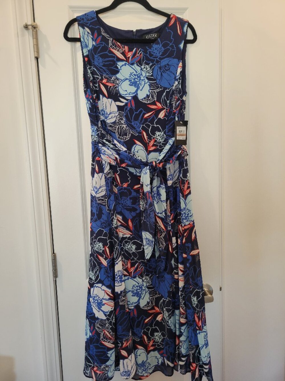 Kasper floral sleeveless maxi dress